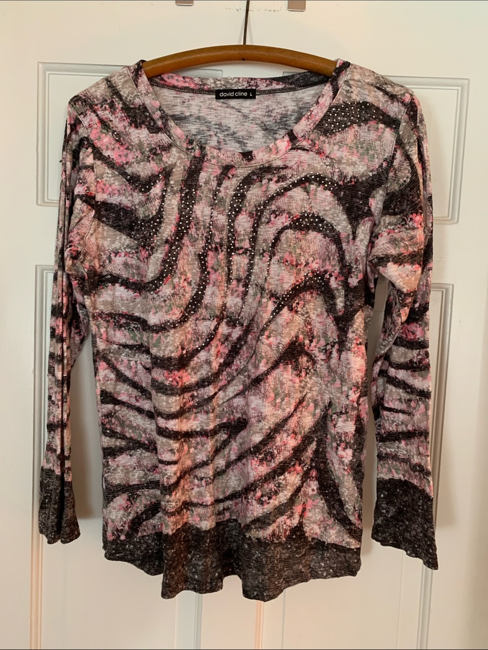 David Cline top, size large 
“Blush” pattern 
In gr8 condition ☀️